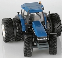 New Holland 8560 avec Jumelage en Attelage Frontal