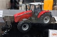 UH - Massey Ferguson 8470 Dyna-VT mit Gewicht in der Fronthydraulik (2004-2008)