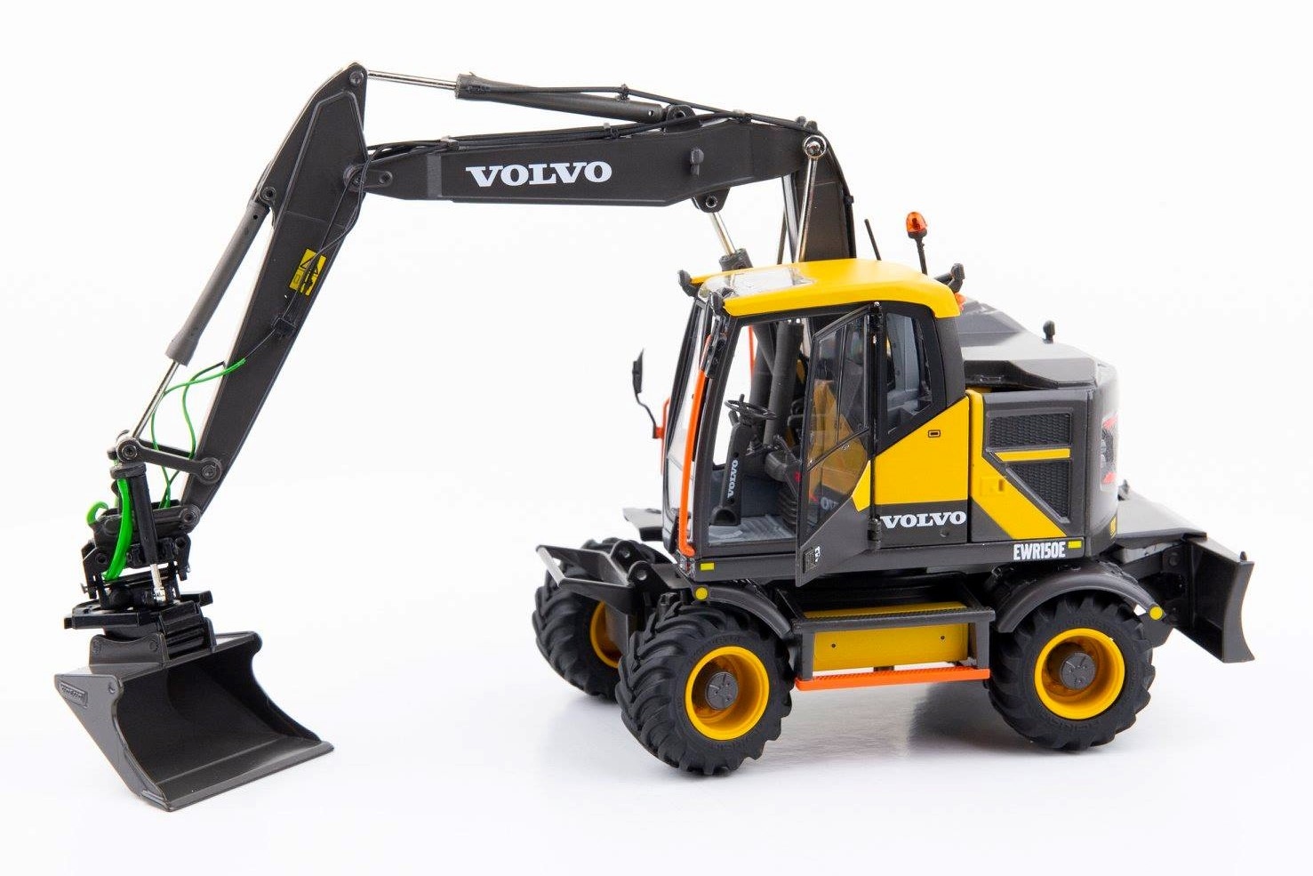 AT-Collections - Volvo EWR150E - Wheeled Excavator