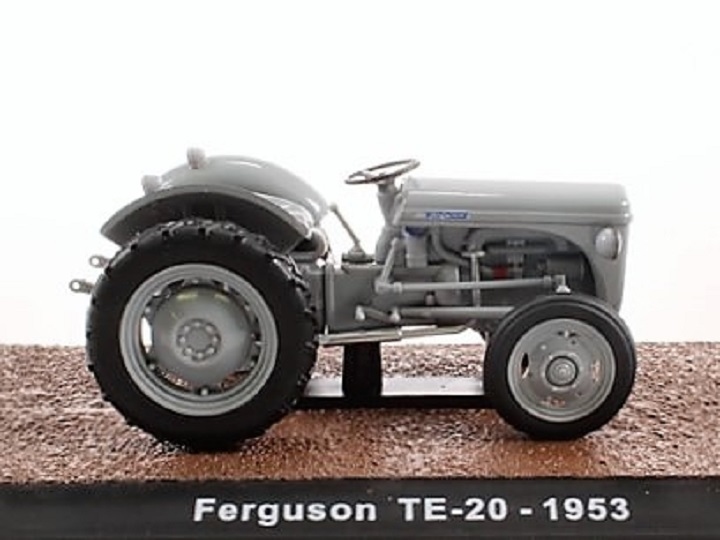 FERGUSON TE-20 MODEL TRACTOR VEHICLE 1:32 SIZE 1953 IXO 7517004 GREY FARM T3 