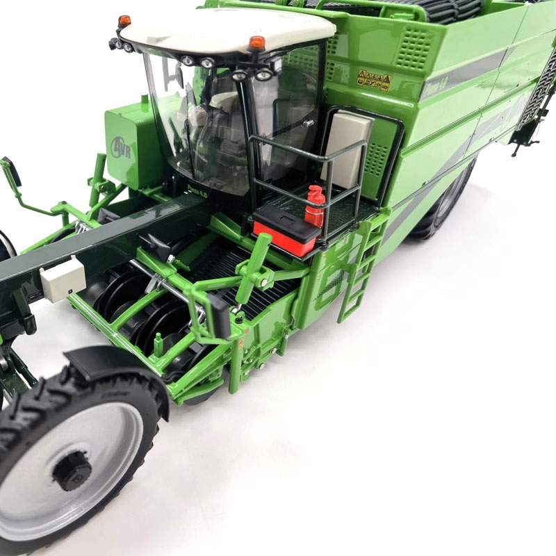 MarGe Models - AVR Puma 4.0 - 4 row potato bunker harvester