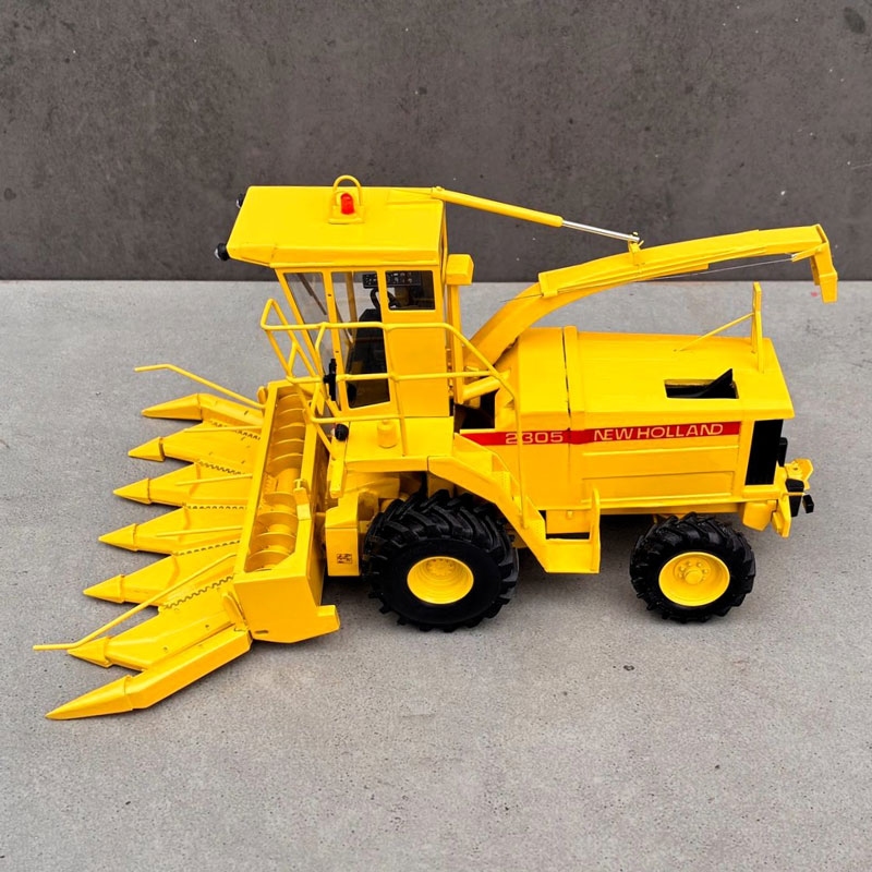 New Holland 2305 6-rijige maishakselaar (1992-1996) - In metaal aangepast model op basis kit Manu-S