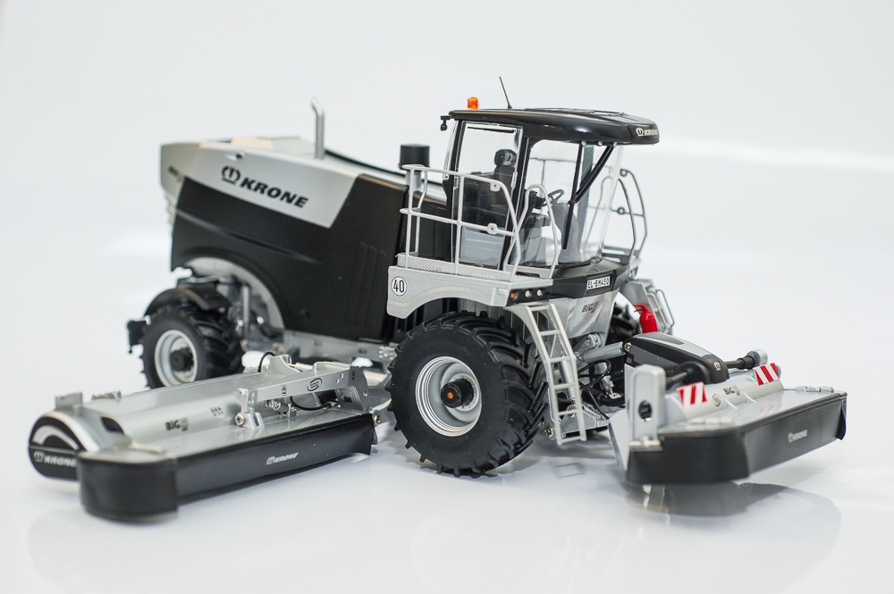 ROS - Krone BiG M 450 - Limited Schwarz-Silber Edition