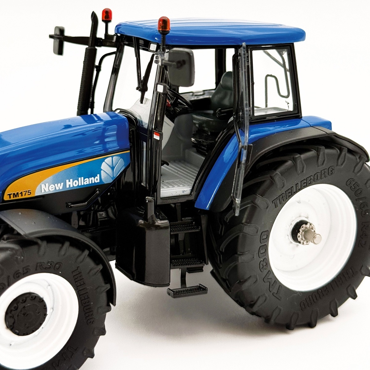 ROS - New Holland TM175 met frontgewicht Gen 2 (2005-2007)