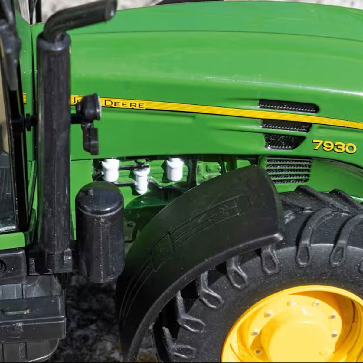 Schuco 2026 - John Deere 7930 met frontgewicht (2007-2011)
