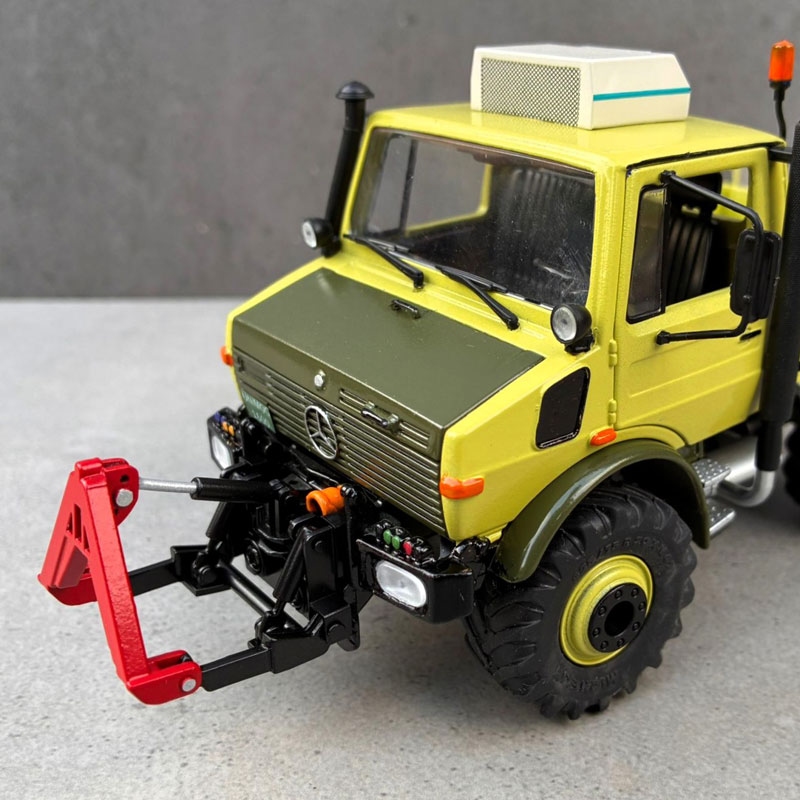 Toys-Farm - Unimog U1600 Agri (U427) avec relevage avant en MB-trac vert clair et vert foncé