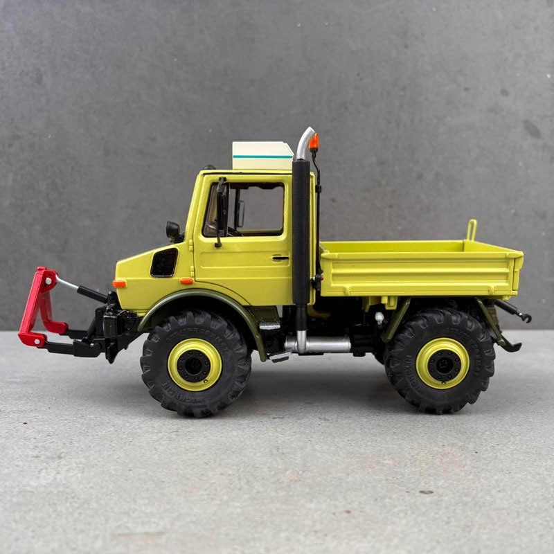 Toys-Farm - Unimog U1600 Agri (U427) avec relevage avant en MB-trac vert clair et vert foncé