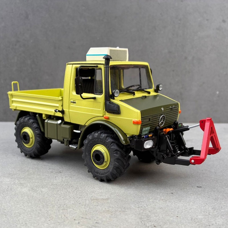 Toys-Farm - Unimog U1600 Agri (U427) avec relevage avant en MB-trac vert clair et vert foncé