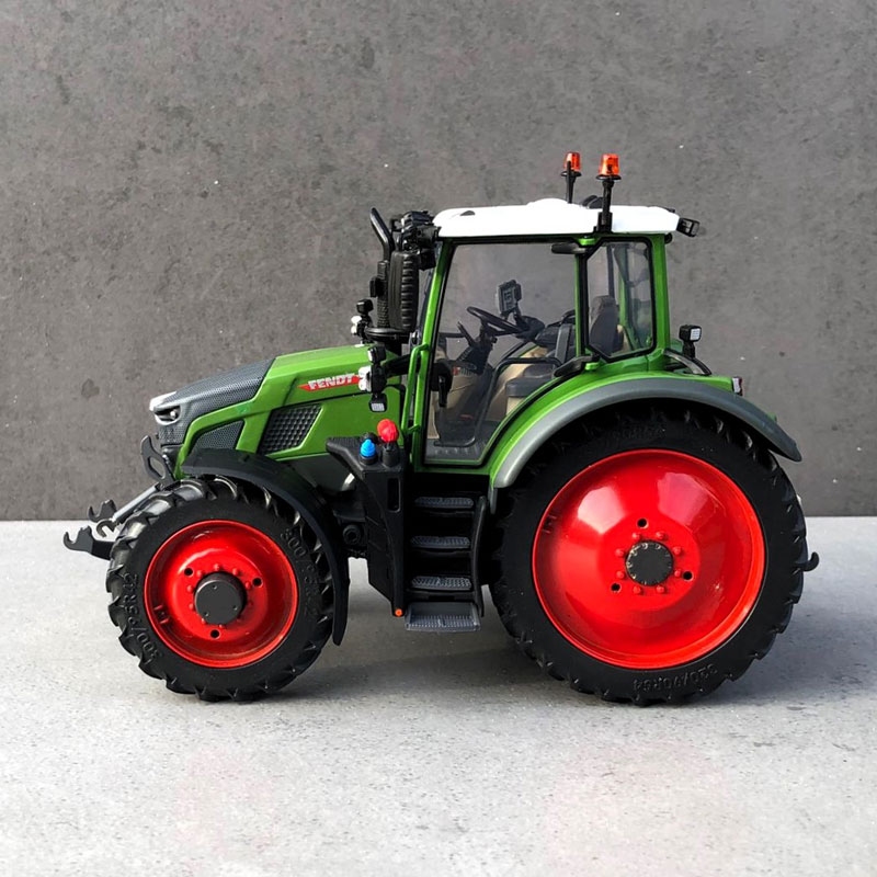 Toys-Farm Models - Fendt 618 Vario en Roues étroites (Modèle transformé manuellement)