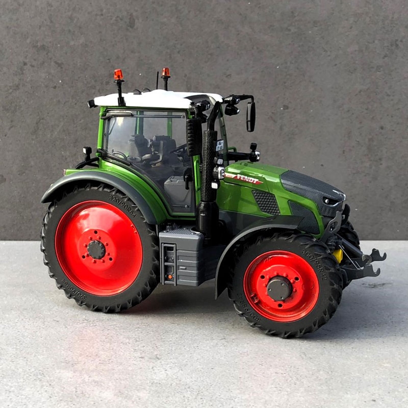 Toys-Farm Models - Fendt 618 Vario en Roues étroites (Modèle transformé manuellement)