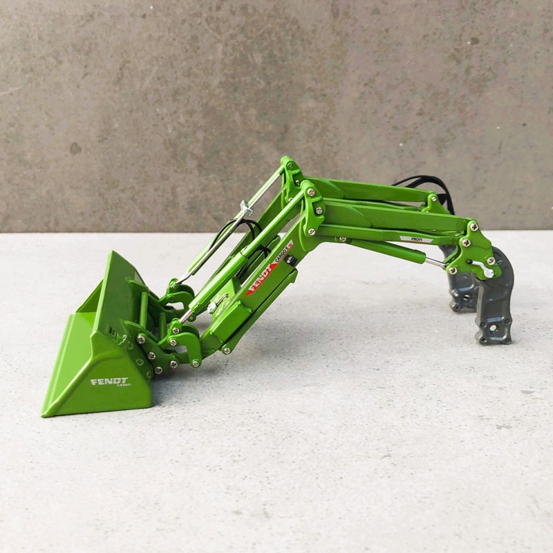 UH - Fendt Cargo Profi 5.90 - Detachable Fendt CargoProfi 5.90 front loader with mounting attachment