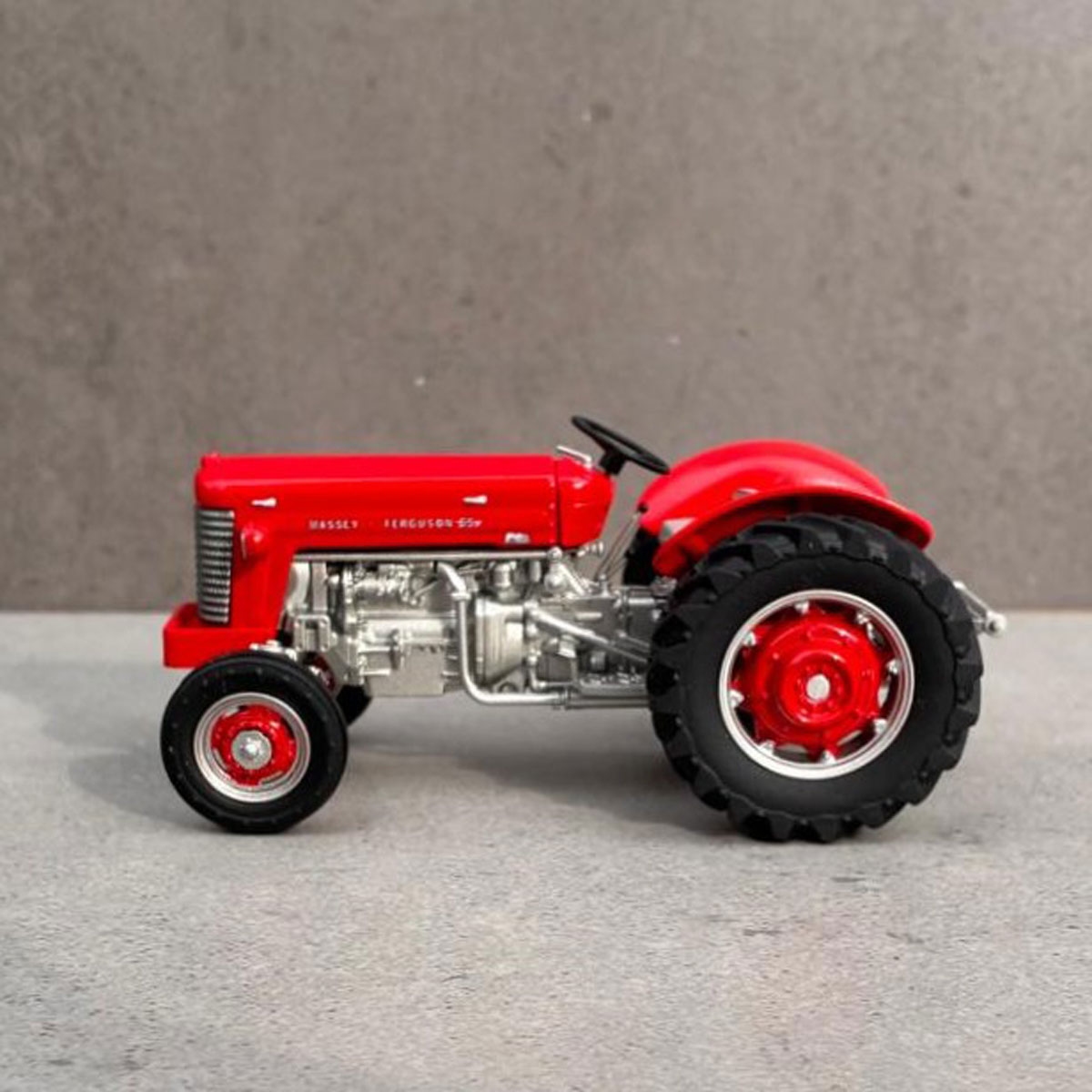 UH - Massey-Ferguson 65 Diesel - Standard Arch - USA Edition (1958 - 1960) - Manually rebuild