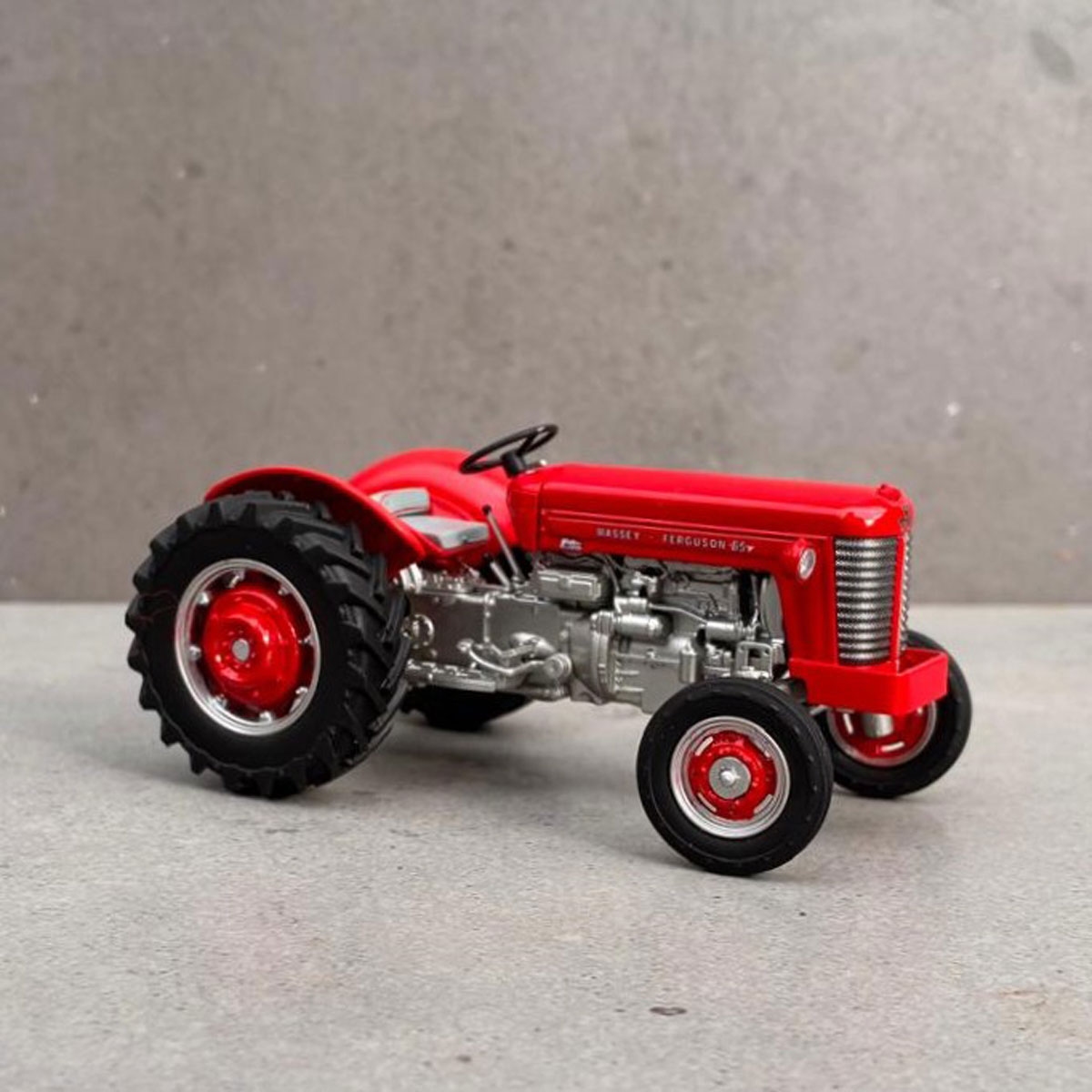 UH - Massey-Ferguson 65 Diesel - Standard Arch - USA Edition (1958 - 1960) - Manually rebuild