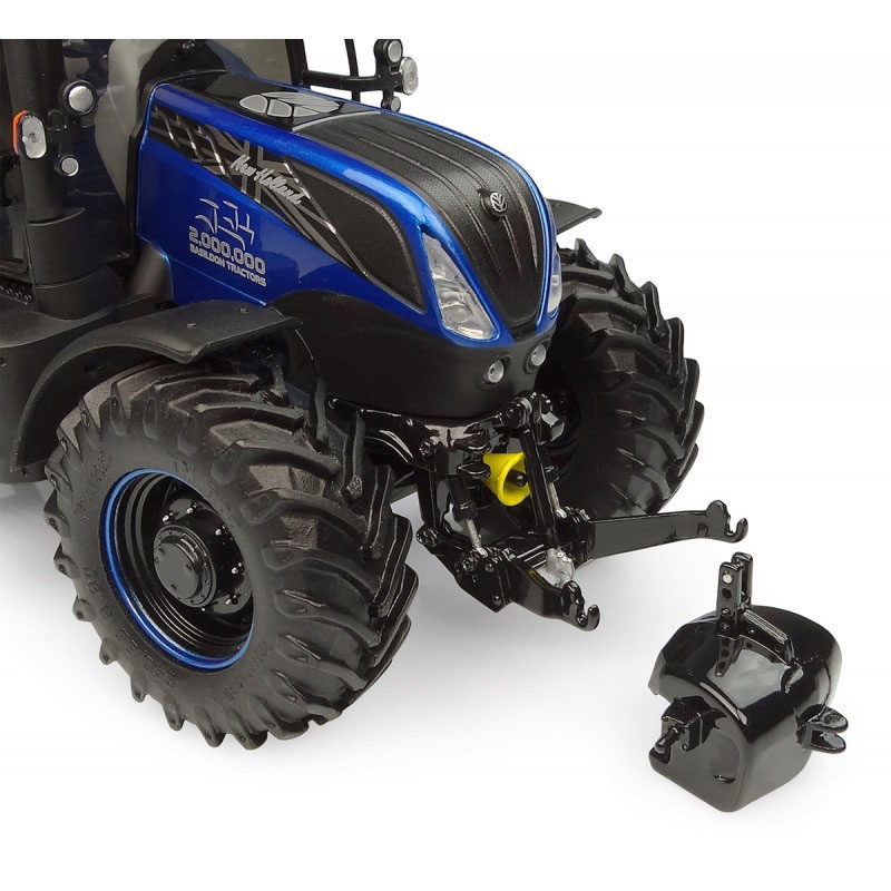 UH - New Holland T7.225 "2 millionnième" tracteur produit à Basildon (2024)