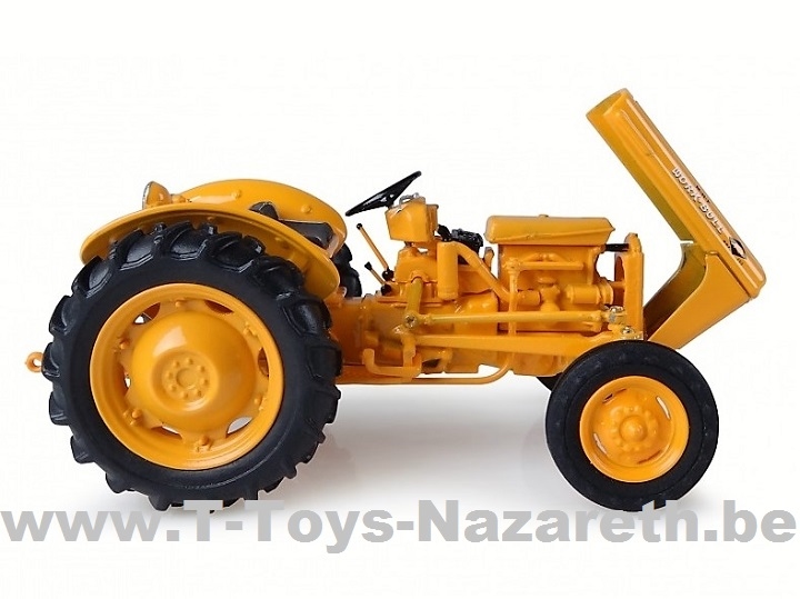 Universal Hobbies Tractor Massey Harris Ferguson 'Work Bull' 1/32nd Scale Model 