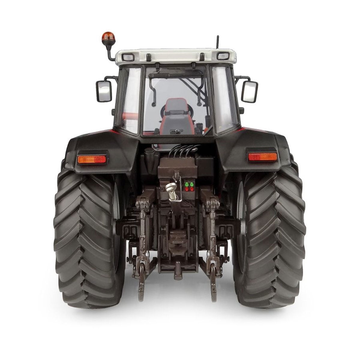 UH 2026 - Massey Ferguson 8140 mit Frontgewicht (1995-1999)