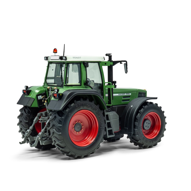 weise-toys - Fendt 824 Favorit - (1996-2000)