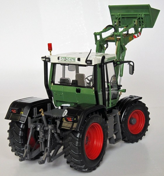 Weise Toys - Fendt Xylon 524 with Front Loader  (1995-2004)