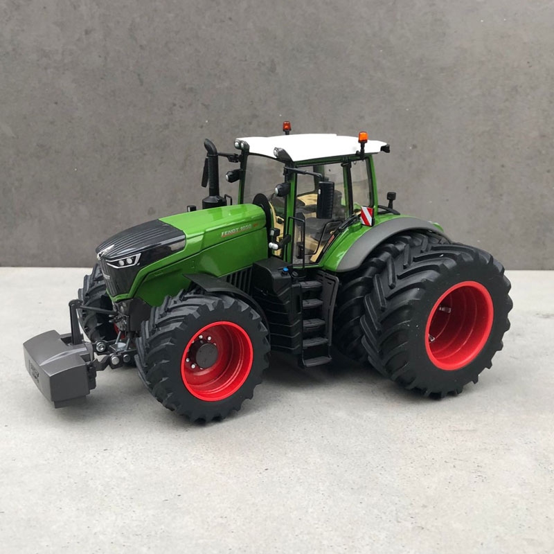 Wiking - Fendt 1050 Vario op brede band voor en Duals achter