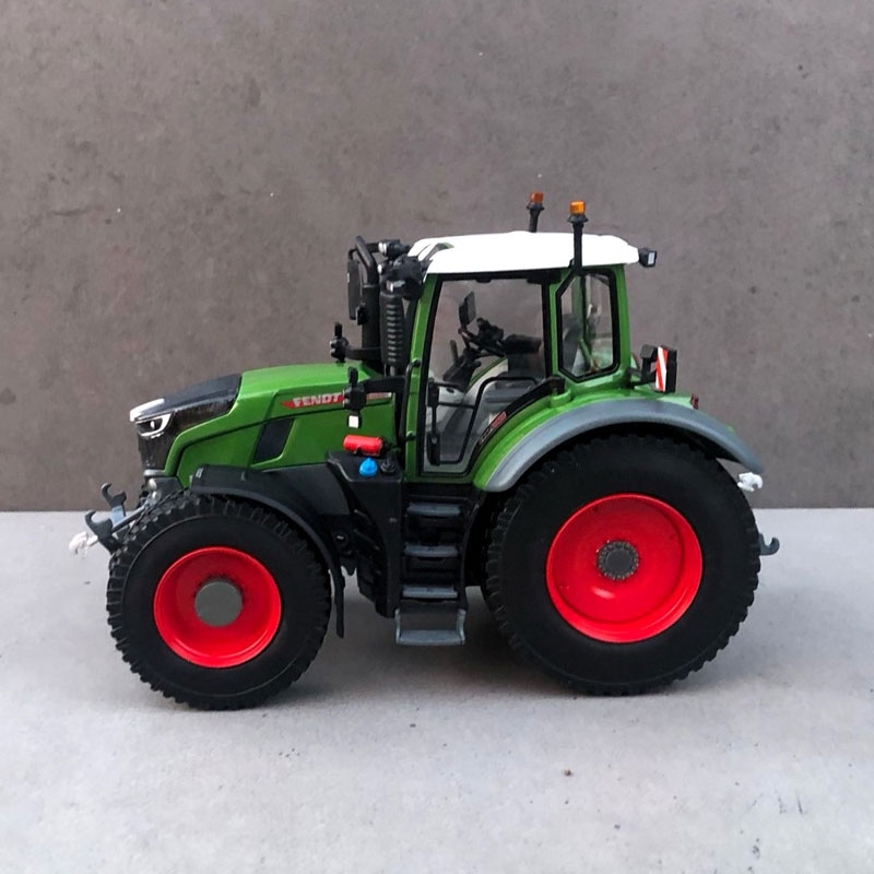 Wiking - Fendt 728 Vario - Road tyre version - 1/32