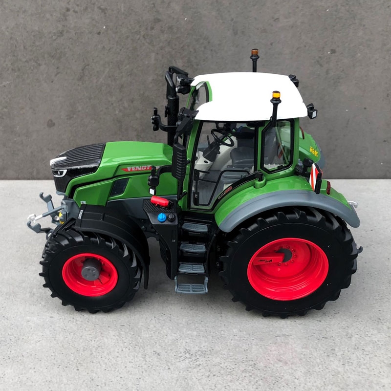 Wiking - Fendt 728 Vario met VarioGrip - Handmatig verbouwd model