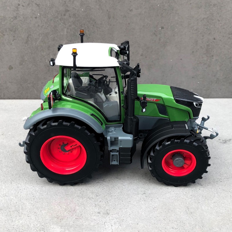 Wiking - Fendt 728 Vario met VarioGrip - Handmatig verbouwd model